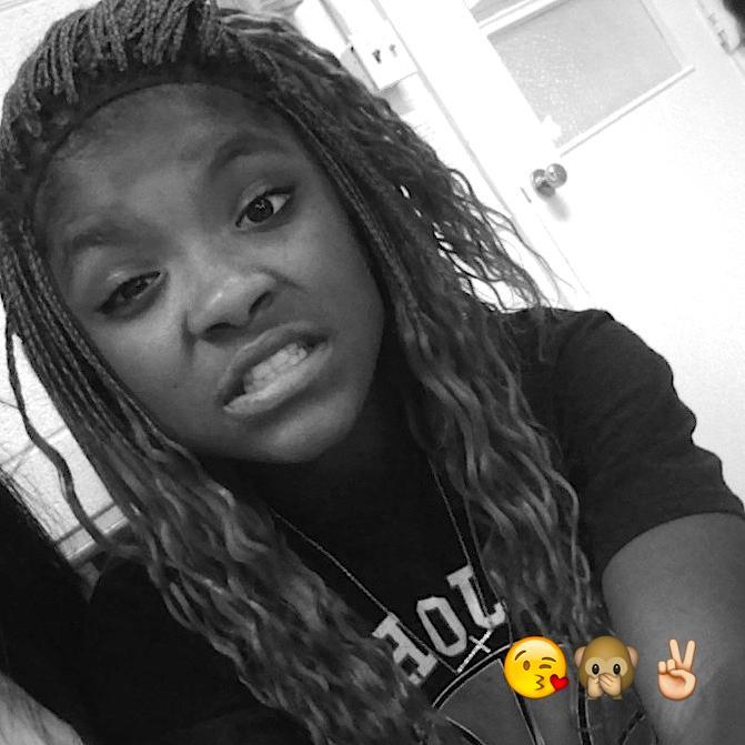 Singgggle- Follow Meh./Twerker/Singer/Dance/Devin is mi baeee/can't nothing come between us but love.