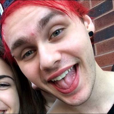 follow @typicalIymuke and @bxstlukevines please :)