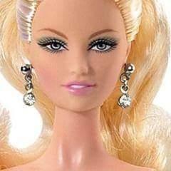 Ken sem Barbie não existe, já uma Barbie sem Ken... Quem disse que mulher precisa de homem pra ser feliz?