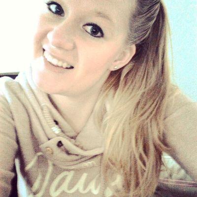 ~ 20 jaar ~ opleiding Toerisme niveau 4 ~ Receptioniste bij Landal Heihaas ~