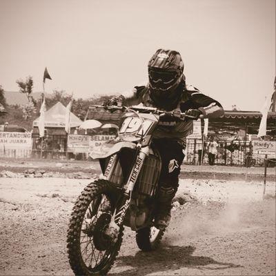 andik_69's profile picture. ♦Jadilah pemimpin yang jujur♦        ★Madridista★