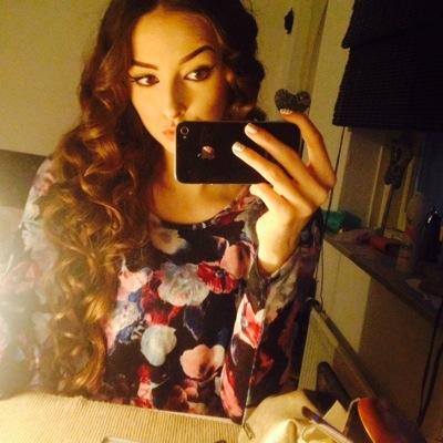 @daphnelovess on instagram                                 251213 ♡ ozan