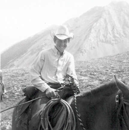 Representing the health and welfare of horses 🏇🏾 Equine Behavior 🦋 Horsemanship 🦇 —veterinary telemedicine—soundness consults. 👀CA NY/WSU grad. Novelist 🧌
