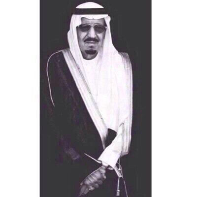 ‏عندما يكون كل همك كلام الناس فاعلم انك عنز ترعى.