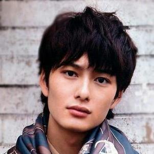 白猫、ミラ様、進撃の巨人LOVE(⌒▽⌒) もっと白猫しとる人としゃべりたい(⌒▽⌒)w