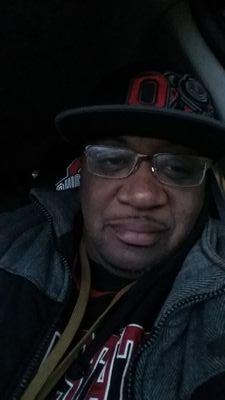 From Columbus, OH (Go Bucks). I like hip-hop, neo soul and current events.