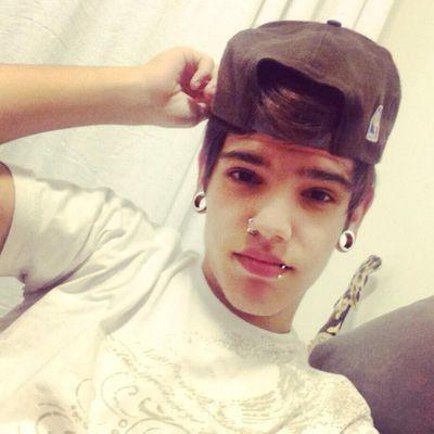 ' Mais pra quem tem o pensamento forte, o impossivel é só questão de opinião ' *-*