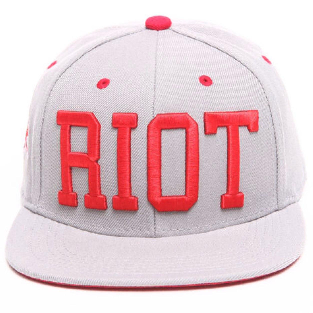 RiotMoojik 2015...MercGang..