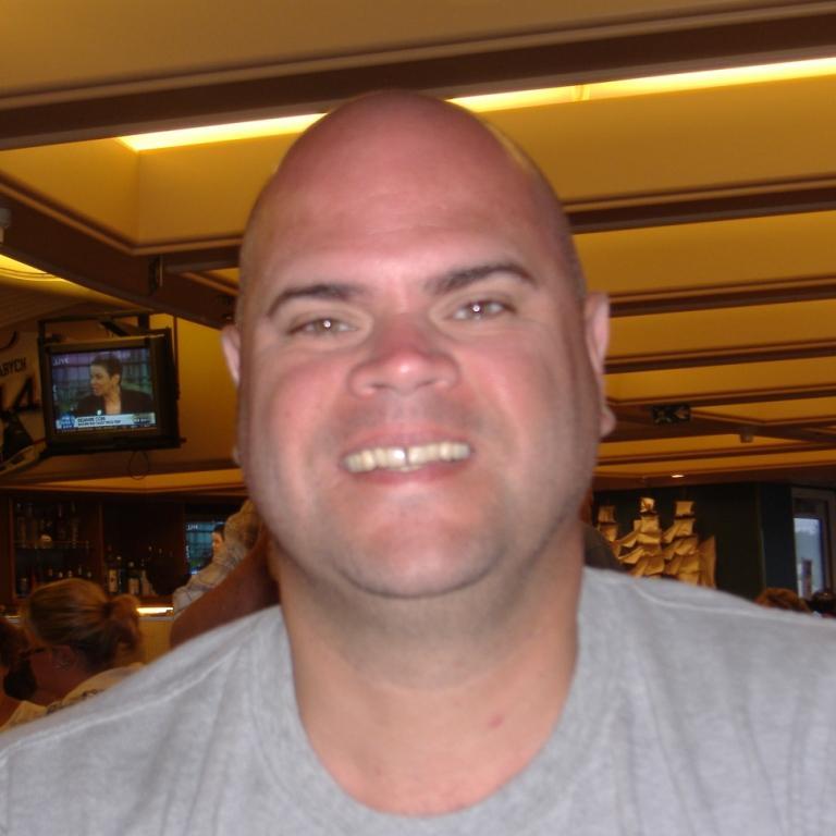 I go by Ferd. Born and raised in Ottawa, Ontario. Big Leafs, Nats and Dolphins fan. Waiting for Shanny to blow up the Leafs and for baseball season to start.