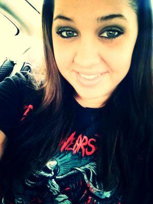 Im Victoria And I Was Raised In Sapulpa,Oklahoma im 18years Old I Have A Four Month OLd Baby Iszack Im A Engraver And If You Want To Know More Then Tweet Me.