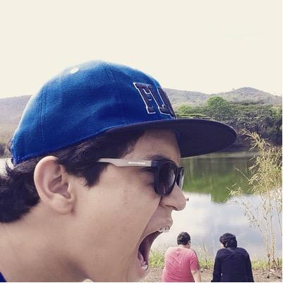 Agradecido con Dios por el día a día y a mi madre por darme la vida. Vive el momento, olvidando todo recuerdo que te haga daño, así vivirás mejor - DOPE SHIT!