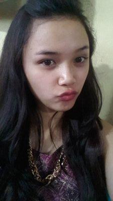 Hi-i'm Laveniaa! Just another younglady who's: friendly. University student of fekon UNIMA. love the family. JesusChrist sweets daughter
