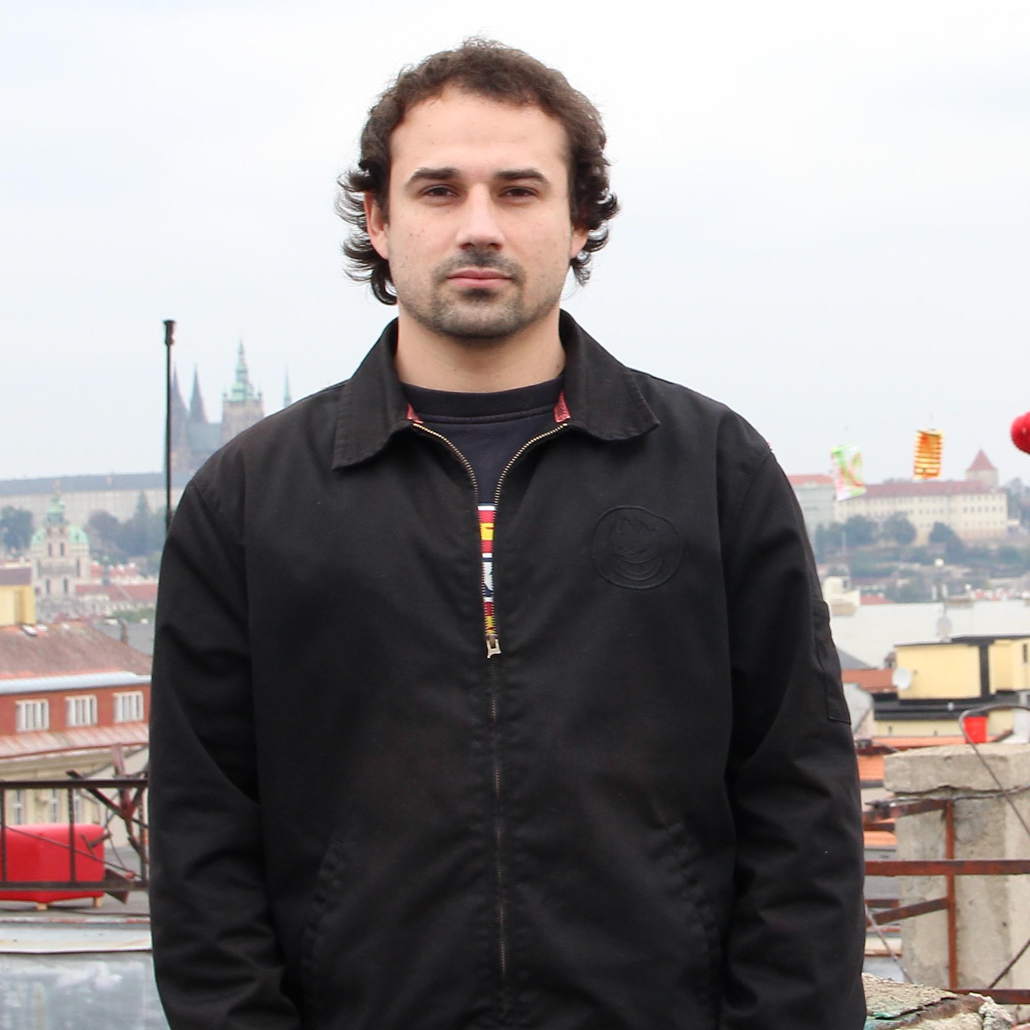 Hi everybody... How are you? :) In my Twitter profil you will find my thoughts about the world, my life and my project StageMedia.cz