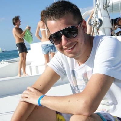 L'humanité devra mettre un terme à la guerre, ou la guerre mettra un terme à l'humanité. #teamfeuj