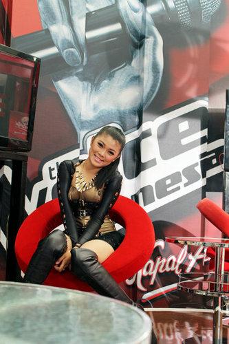 First Official Fansbase of @Agnes_Ovilia_g | we Love Agnes Ovilia | Battle Round The voice Indonesia 2013 | Top 7 Mamamia 2014  OvilizerID: Resmi 6 November 201