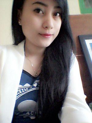 Working at Emax Apple Premium reseller