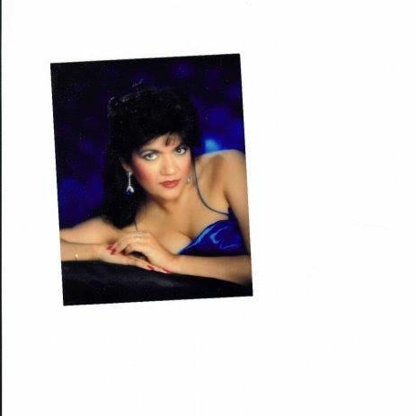 rader_emily's profile picture. Please follow me at @ladyjugsoplenty. Harry is my fave. Can't wait to see them in Seattle.  Please follow me at @ladyjugsoplenty.  Thank you.