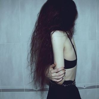 ~Tired of trying and never succeding, Tired of living a life not worth proceeding~ female, 16, Self harm, ED, Broken and never fixed.