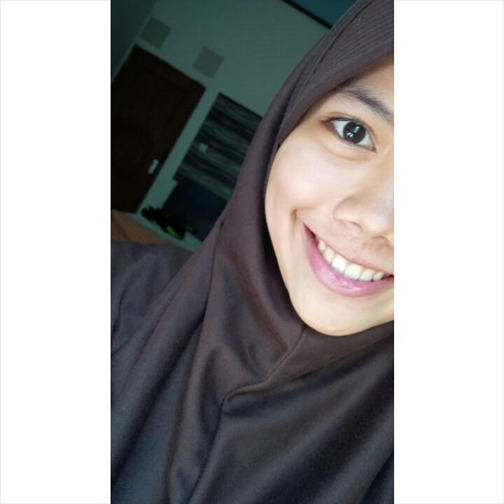 Riska_Amalia18's profile picture. 