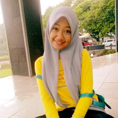 08 oktober 1998 || berusaha jadi yg terbaek buat IBU || kamu sayang TOMI || jngan lpa Follback ya ,,