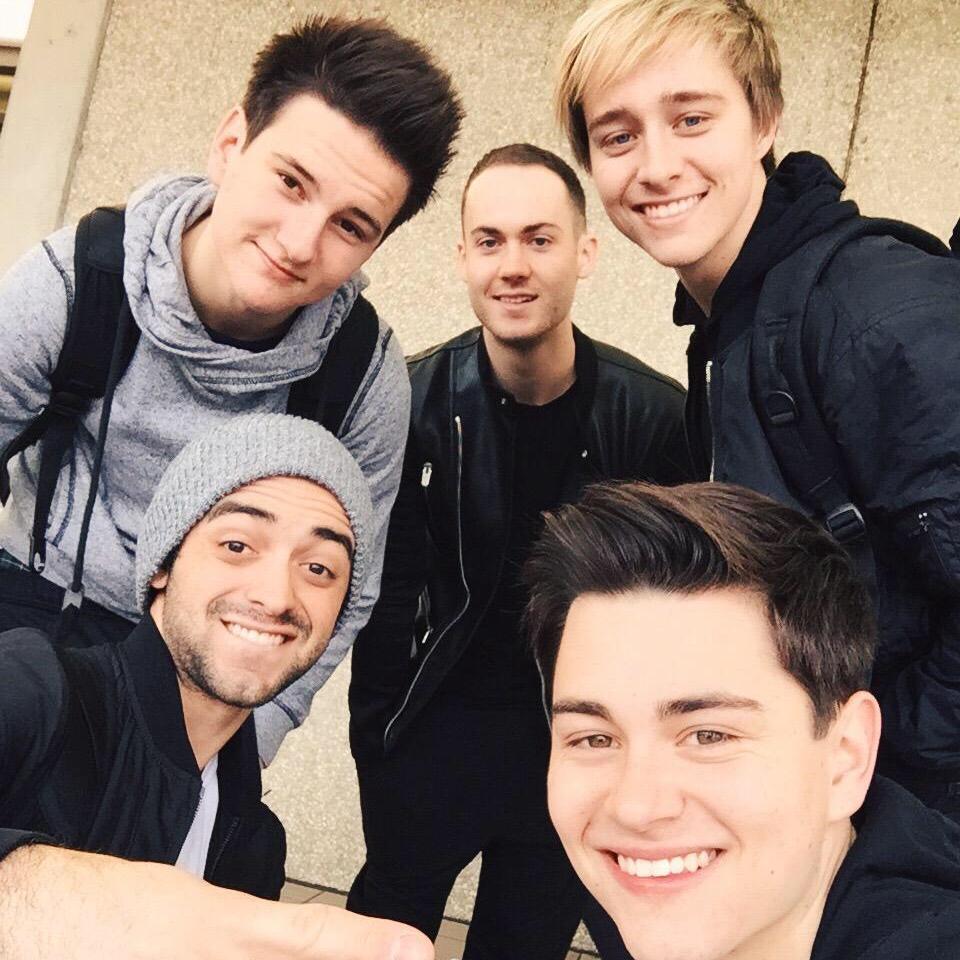 BYEnzstreetteam's profile picture. Just 2 girls from New Zealand loving the same band :)