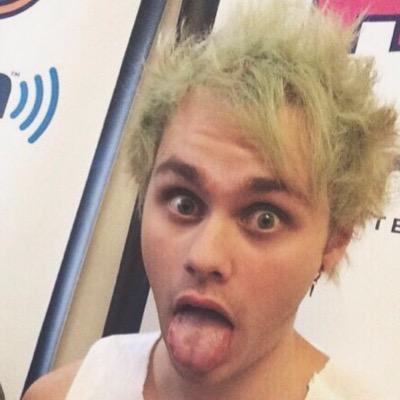 free follow from @partytimemgc so follow her !! :D