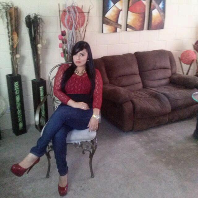 reservada inteligente bromista celosa tierna super cencilla y hermosa...(mi mayor tesoro es mi hija)