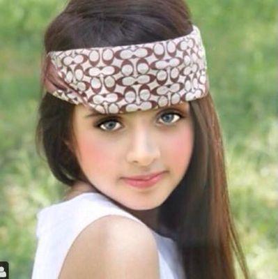 انا شموخ الحرف والعرف والدين ..ماجيت اماري بالعلوم الرديه ..اذا المدی بالزين ملكن لنا الزين ..واذا المدی بالطيب ف انا قحطانيه .    بنت الرياض
