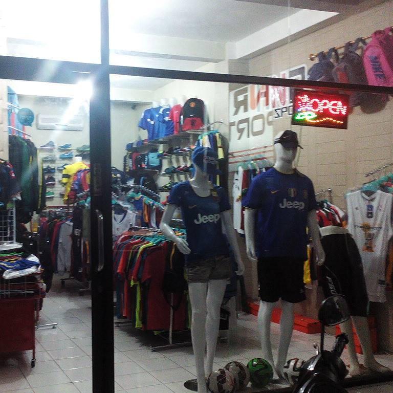 Ready Stock Jersey Bola, basket, sepatu dll
CP : HP 0857-4302-8355 / PIN BB : 2B439347 | Facebook : HNR Jersey , Instagram : hnrsport