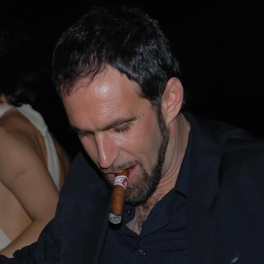 omiros22's profile picture. 