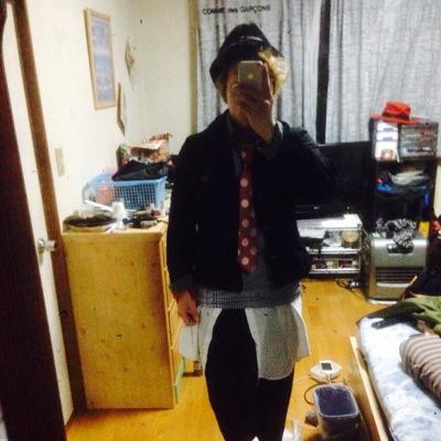 ファッションが好きです！ ファッションについて情報や意見を交換していけたら嬉しいです！ よろしくお願いします^o^ コムデギャルソン#アンダーカバー#アンリアレイジ＃リメイク＃スナップ
目標はデザイナー