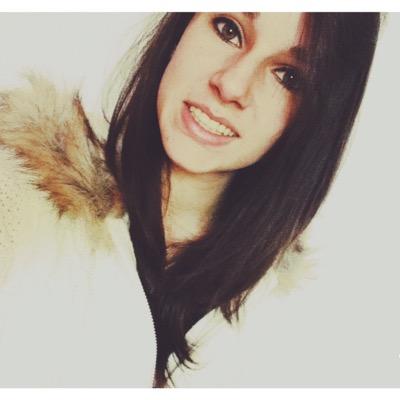 La famille, cest l'oxygene de la vie. ∞ Musique. Je Follow back !