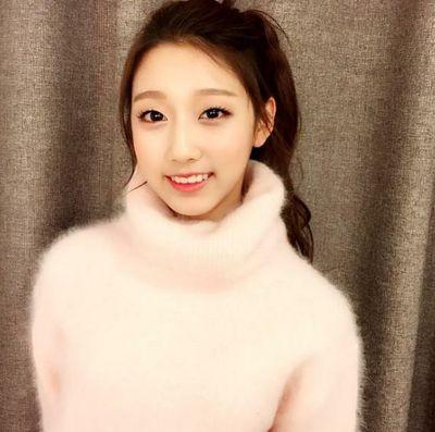 (woolimsq woolimfams lovelyzsq sundasq) ©1998 Lovelyz youngest member named Jung YeinㅡBobby Kim