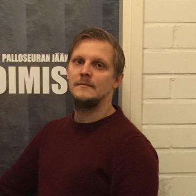 Ennenkaikkea isä Suomen kahdelle tulevaisuuden toivolle. Kokoomuksen jäsen. Myyntipäällikkö, syntyjään Turkulainen, nykyinen Kaarinalainen!