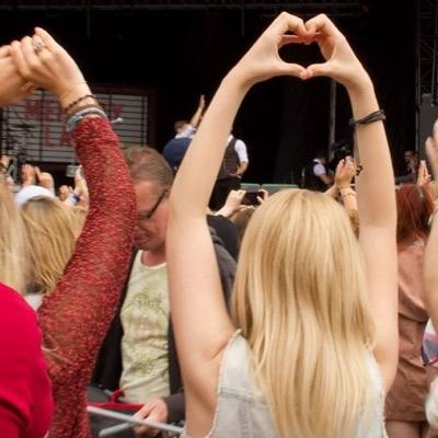 vickidavis001's profile picture. To quote Harry Judd (Radio:Active - Live at Wembley DVD) Ah how do i do this without sounding like an idiot? I dont even like saying my own name... Vicki Davis