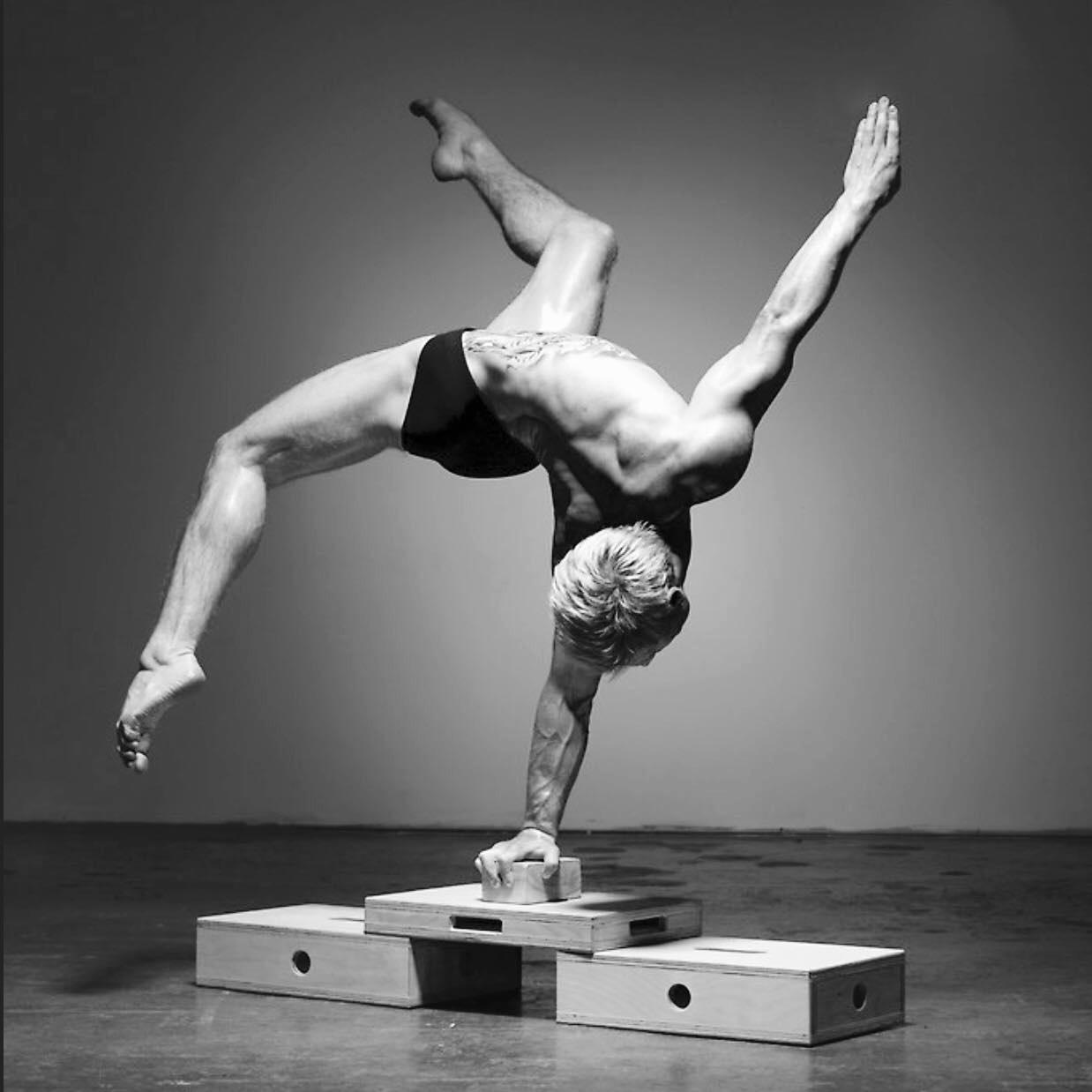 hand balancing act at @Cirque du Soleil