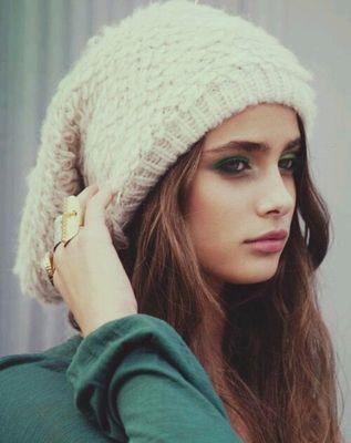 ‏‏‏‏‏‏‏‏‏‏‏‏قروب ريانيآت♡' صوته..ضحكته تجيب العافية ♡