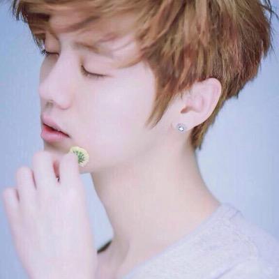 ^^ เสี่ยวลู่คนแมนแดนปักกิ่งนะรู้ยัง ? รู้แล้วทักรักแล้วบอก  Ma Chère ♡ @KrisWu_KPD