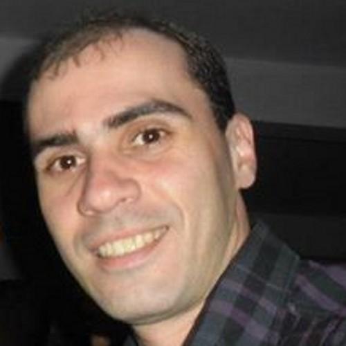 Advogado , Pastor, Casado com Líbia e pai de Giovanna e Alice.