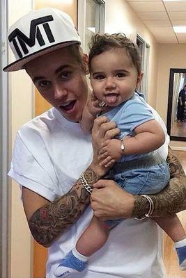 ‏القلم يكتب احبك 
Justin Bieber