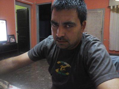 FabyQtimporta's profile picture. una vez vi un ovni, @Damiantorancio fue testigo. Primero las papas, dspues la hamburguesa