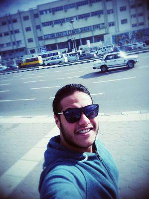 25 يناير .... مصري ... ضد الدم .. يسقط كل من خان ... الله الوطن الاهلي