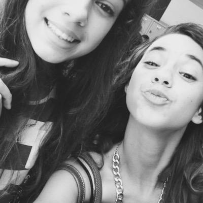Hello b*tches :* It's Yousraa... Rien a dire.