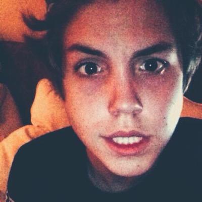 FOLLOW @FilthyNash or i unfollow