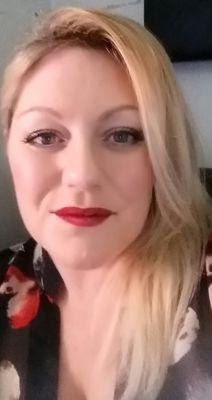 I am an independent presenter for #Younique ...Until I used our full skincare & makeup my #redness from #ROSACEA was debilitating