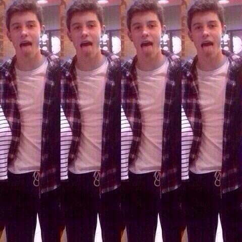 FOLLOW ME ON @Eliam_1D I FOLLOW BACK/ DMS SHAWN MENDES