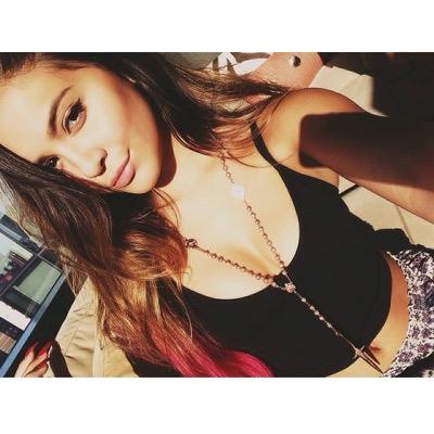Cheerleader - deuxième année - 19 yo