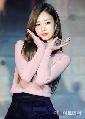 1993@APink || bestie @Miinaahh_GD adik ter ❤ @bsuzj laff :* #KaumElite