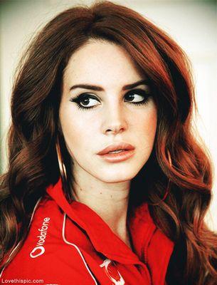 I'm in love with the queen → Lana del rey
The reason why I stay here is only she. Spanish Gangster♥