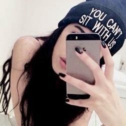 Siete un invito al suicidio.